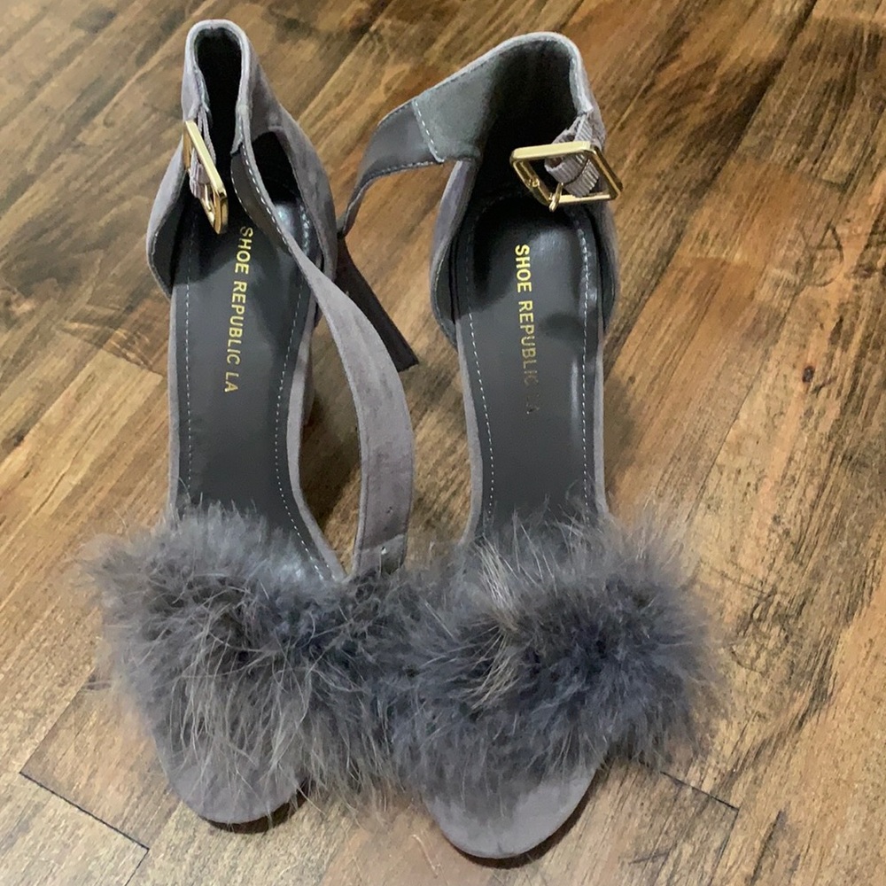 Gray fur heeled sandals. Size 8. Never worn.